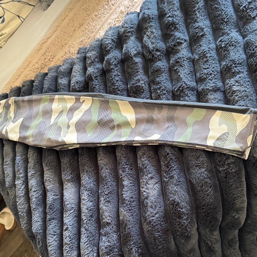 Vastitch camo workout legging’s size medium